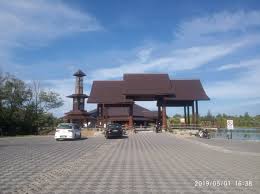 Built by local private individual for public muslim to do their daily islamic rituals. Jom Ke Masjid Masjid Ar Rahman Pulau Gajah Pada Waktu Siang