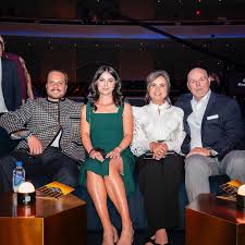 Auston Matthews c&ugrave;ng gia đ&igrave;nh 🍁💙 #nhlawards #austonmatthews #lasvegas  #vegas #nhl #leafsforever #goleafsgo #mapleleafs #family #awards