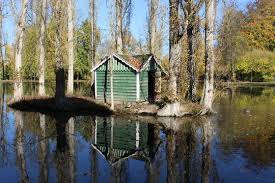 Der englische garten ist eine 375 hektar große grünanlage im münchner nordosten am westufer der isar und gehört damit zu den größten parkanlagen der welt. Fotos Lizenzfreie Bilder Grafiken Vektoren Und Videos Von Englischer Garten Meiningen Adobe Stock