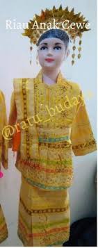 Rekomendasi model baju sifon untuk remaja yang selanjutnya adalah dress dengan potongan lengan mermaid ini. Mengenali Indonesia Lewat Baju Adat Anak Dan Rekomendasi 8 Baju Adat Anak Yang Menarik Untuk Si Buah Hati