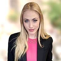 Shannon Cusack's Instagram, Twitter & Facebook