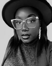 Aimee Giles's Instagram, Twitter & Facebook