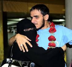 في موهبة نحتفل بالمبدعين والدة مبدعناخالد آل كزمان كانت معنافي استقباله بعد فوزه بجائزة انتل ايسف