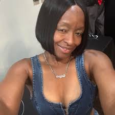 Lemon green embroidery 🪡 . Gorgeous sequin work