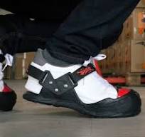 BLACK OVERSHOES WITH TOE CAP VISITOR PREMIUM TIGER GRIP