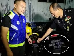 Sistem semakan nombor plat kenderaan terkini online boleh diakses secara percuma di portal rasmi jpj tanpa sebarang bayaran. Pemilik Kenderaan Dengan Nombor Plat Fancy Mula Disaman Habis Habisan Mulai 1 Januari Remaja