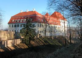 Der park um das schloss lädt ein zu einen kleinen spaziergang. Schloss Siebeneichen Wikipedia