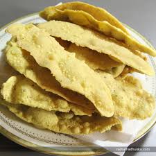 Fafda Is An Authentic Snack Recipe From Gujarat You Can Enjoy This Crispy Fafda Anytime You Wish To Munch On Something Re Recipes English Food Snack Recipes