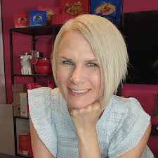 Danielle Carle (@danielle.carle.731)