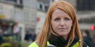La mobilisation des gilets jaunes ce samedi doit être apolitique. Gilets Jaunes Et Extreme Droite Les Contradictions Apparaissent Pour Ingrid Levavasseur Farodiroma