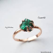 Emerald Ring Raw Green Beryl Adjustable Rose Gold Plated Ring Etsy In 2020 Raw Crystal Jewelry Emerald Ring Rose Gold Plated Ring