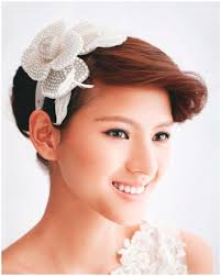 Cô dâu tóc ngắn vẫn thu hút ánh nhìn