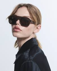 Beverly Black Earrings