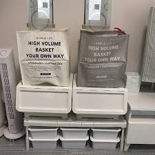 放り込み収納 セリア ランドリーバッグ でキッチンのごちゃごちゃ解消 macaroni ランドリーバスケット グレーのインテリア 収納 セリア
