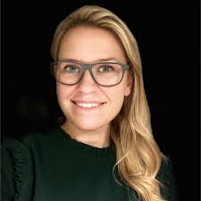 Jeg elsker mit arbejde, hvor jeg får lov at være med til at udvikle  mennesker, processer og virksomheder.