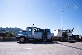 Find 33 listings related to mobile semi truck repair in saint paul on yp.com. A Mobile Semi Truck Repair Shop With Tools And A Lifting Gear Is Being Repairing A Broken Truck On The Roadside With An Open Hood Stock Photo Picture And Royalty Free Image