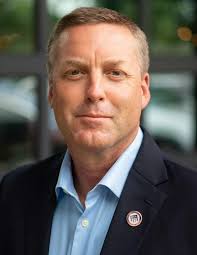 Daniel Schroeder's Instagram, Twitter & Facebook