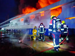 โรงงานนิคมลาดกระบัง — เฟซบุ๊คของ fire & rescue thailand รายงานว่า เมื่อ. Bt8nsxodlv8wfm