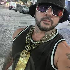 Tavito Bam Bam updated his profile picture.