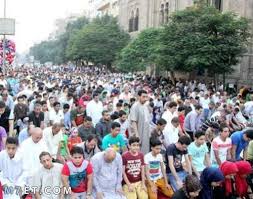 إن الإمام مخير في اختيار ما يقرأه في صلاة العيد، ولكن من الأولى أن يقرأ ما كان يقرأه الرسول، صلى الله عليه وسلم، وإذا كان لا يشق على من خلفه من. ØµÙ„Ø§Ø© Ø§Ù„Ø¹ÙŠØ¯ ÙƒÙŠÙÙŠØ© ØµÙ„Ø§ØªÙ‡Ø§