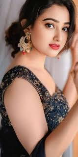 Iris Borras's Instagram, Twitter & Facebook