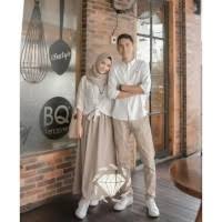 Pilihan baju couple tunangan selanjutnya yaitu gamis batik couple. Daftar Harga Gamis Zie Couple Bulan Juni 2021