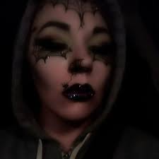 Allisha Lyons (@allisha_lyons)