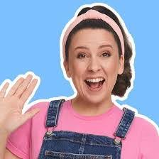 Rachel High's Instagram, Twitter & Facebook