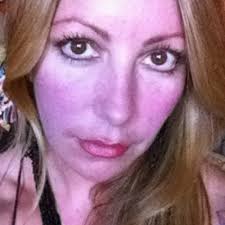 Lynette Beck's Instagram, Twitter & Facebook