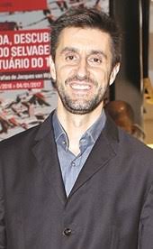 Daniel de oliveira, fabiula nascimento, bianca comparato, and marco ricca star. Daniel Oliveira Chora Morte Do Tio Vitima Da Covid 19 Dele Tive Sempre Amor A Ferver Vidas