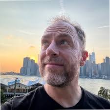 Aaron Louie's Instagram, Twitter & Facebook