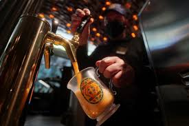 The easy, cold harry potter butterbeer recipe. Buttery Creamy Sugary Delicious A Sneak Peek Of Harry Potter S Butterbeer In Nyc Reuters News Agency