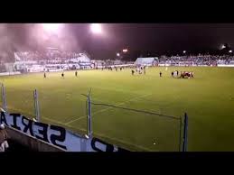 Última actualización 19 abr 2019. Los Hinchas De Estudiantes De Rio Cuarto Invadieron La Cancha Y Se Suspendio El Partido Youtube
