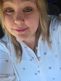 Add me ✨️ I'm looking for friends I'm 29 (I'm in the UK not that that  matters) I enjoy Gaming, Reading and Travelling ⭐️ I will invite you to my  discord server