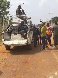 Unidentified gunmen have killed four people in anambra state, three of whom are police officers, according to reports. Anambra State Government Imposes 3 Day Curfew As Aguleri And Umueri Clashes Abacityblog
