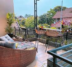Untuk balkon standar, anda cukup memasang. Update 25 Inspirasi Gambar Desain Balkon Rumah Minimalis Dan Keren Suka Yang Mana Swara Riau Bridge The World