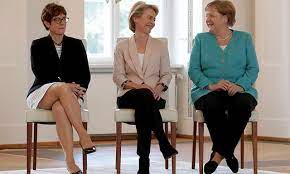 Ursula von der leyen, the president of the european commission, threatened to hold hostage more than 19 million doses of the astrazeneca vaccine due to be shipped to the uk. Nun Doch Ministerin Cdu Chefin Kramp Karrenbauer Sorgt Fur Erstaunen Kleinezeitung At