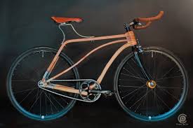 Erster Prototyp Der Qirubike Gmbh Designt Und Gebaut Von Jairo Cuicapuza In Rahmen Der Zwolf Klassenarbeit 2015 2016 Holzfahrrad Fahrraddesign Fahrrad Fahren