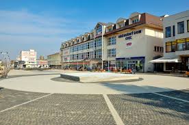 Gps súradnice, mapa na vytlačenie, určenie cesty, meranie vzdialenosti a plochy. Subor Namestie Oslobodenia In Senica 01 Jpg Wikipedia