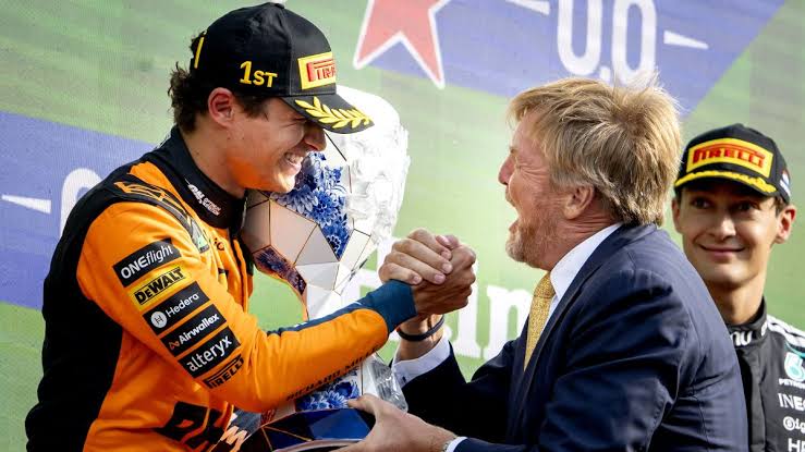 Norris wins final Dutch Grand Prix as Verstappen crashes out - DutchNews.nl