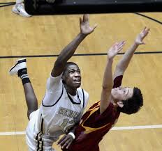 Esperanza knocks out Servite with incredible finish