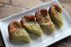 Untuk siranya, masukkan dua gelas air dan 10 sudu besar gula ke dalam periuk. Kuih Bakar Yang Sangat Sedap Dan Wajib Dicuba Azie Kitchen