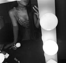 Black And White Mirror Selfie Drawing Pin On Ariana Grande