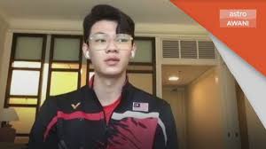 Dan siaran bernama radio di frekuensi fm93.9 bagi lembah klang, johor (fm107.5), kota kinabalu (fm107.9) and kuching (fm100.9). Sukan Badminton Menang Seluruh England Zii Jia Simpan Perasaan Youtube