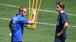 Roberto mancini rinnova come commissario tecnico della nazionale italiana.il mister ha rinnovato home › spiele durch spieler suchen. Italiens Nationaltrainer Roberto Mancini Zaniolo Und Kean Aus Disziplinarischen Grunden Nicht Dabei Goal Com