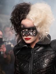 Moviecrumbs.net is a free movies streaming site with zero ads. Disney S Cruella Decoding Emma Stone S Dramatic Beauty Looks Vogue