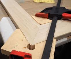 Simple Corner Clamp Jig Wood Picture Frames Easy Woodworking Projects Picture On Wood