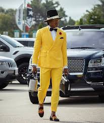 The nfl star cam newton reportedly offered to pay a fellow passenger on board a flight $1,500 to switch seats with him because he wanted more legroom. Cam Newton Arrives In Style As He Helps New England Patriots To Win Over The Miami Dolphins Daily Mail Online