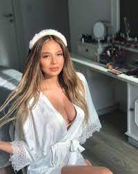 Check spelling or type a new query. Merve Taskin Dan Olay Bekaret Itirafi Besiktasli Karius La Gundeme Gelmisti Internet Haber