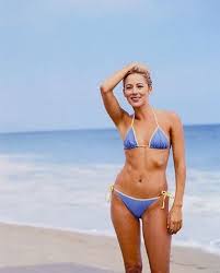  Traylor Howard Traylor Howard Frau Bademode Mode